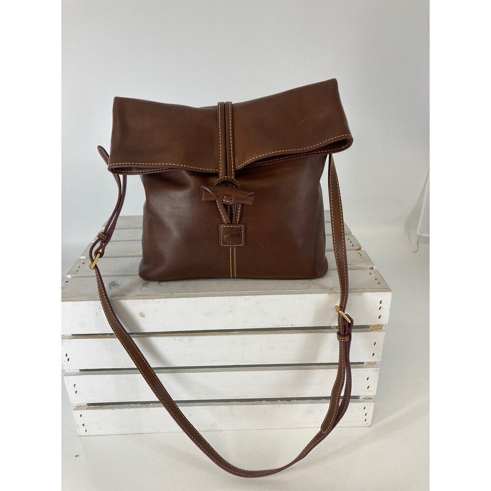 DOONEY & BOURKE MEDIUM BROWN SOFT LEATHER CROSSBODY BAG - Picture 2 of 16